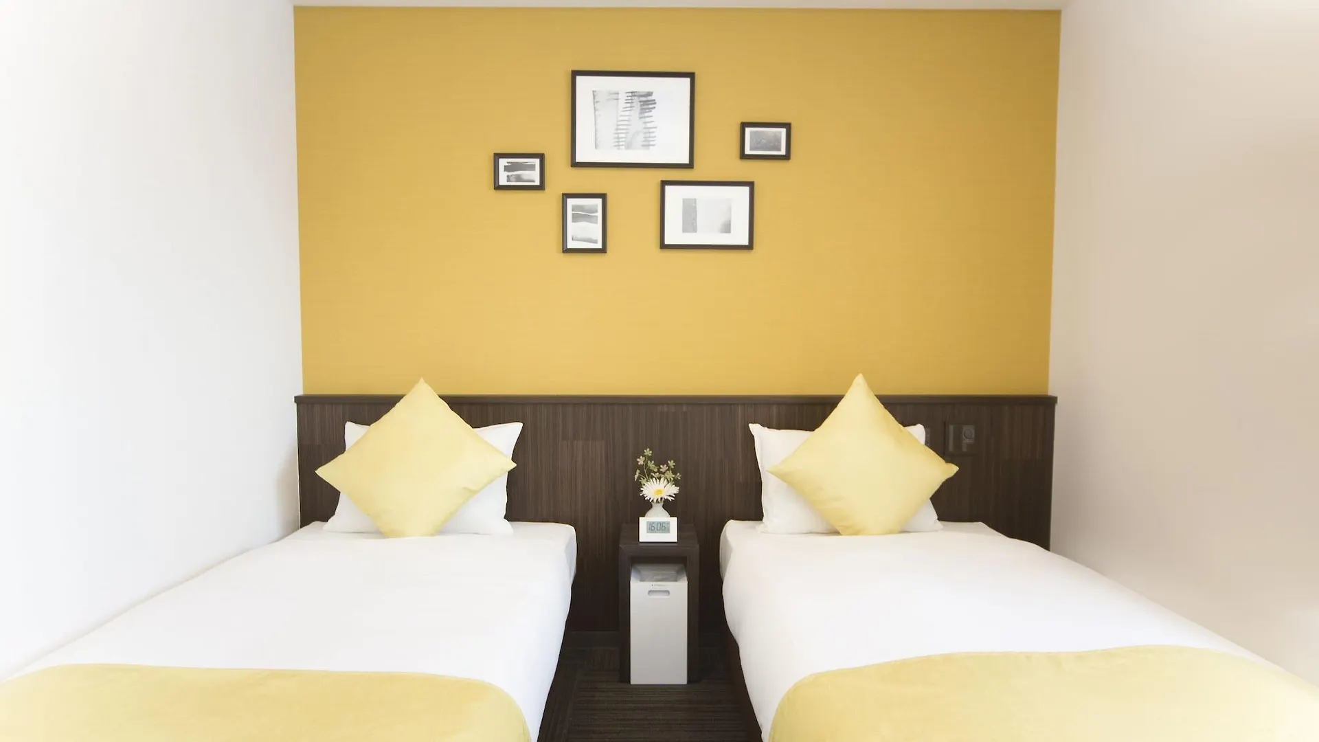 Nipponbashi Crystal Hotel Ōsaka 4*,