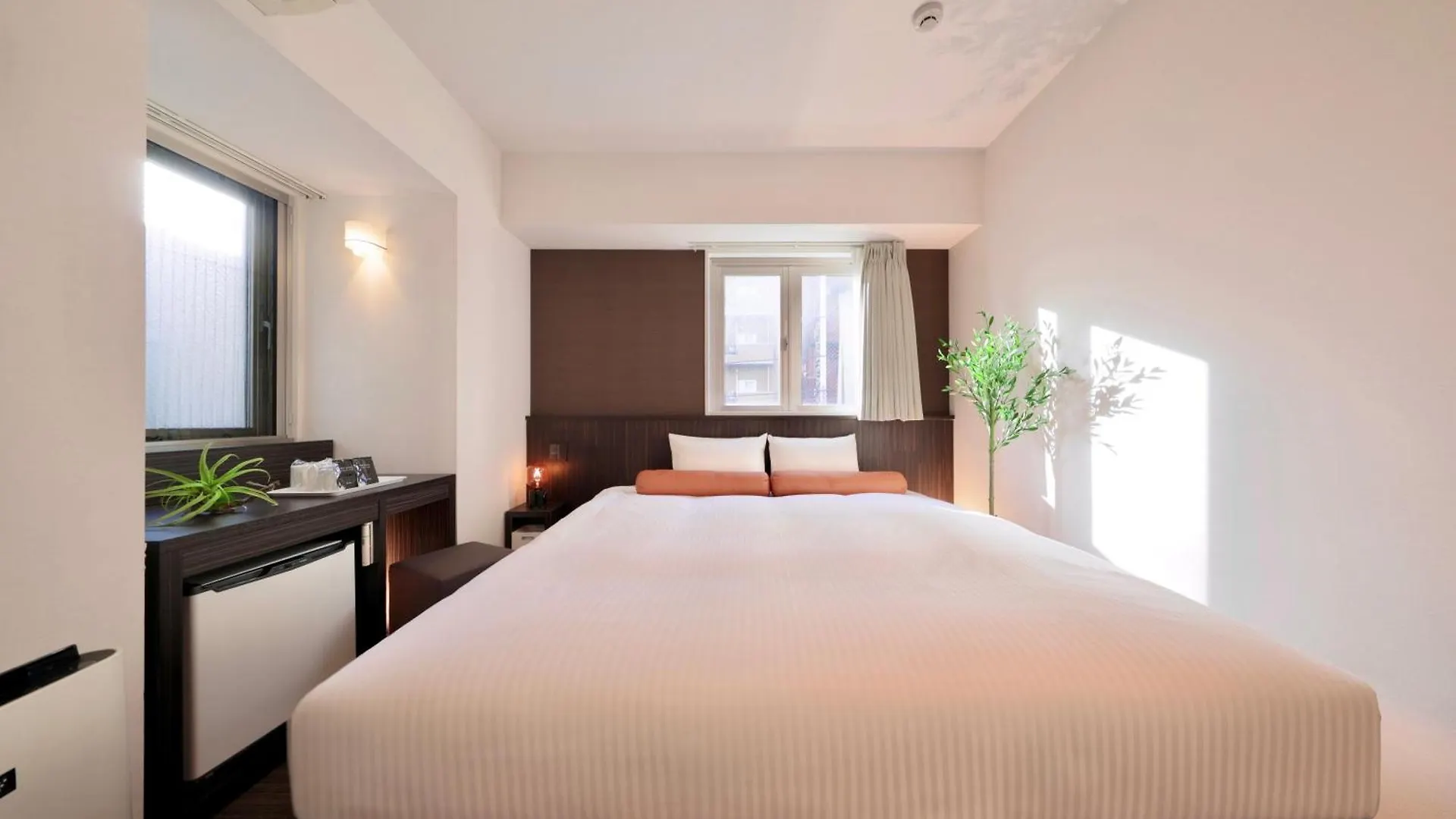 Nipponbashi Crystal Hotel Ōsaka 4*,  Japon