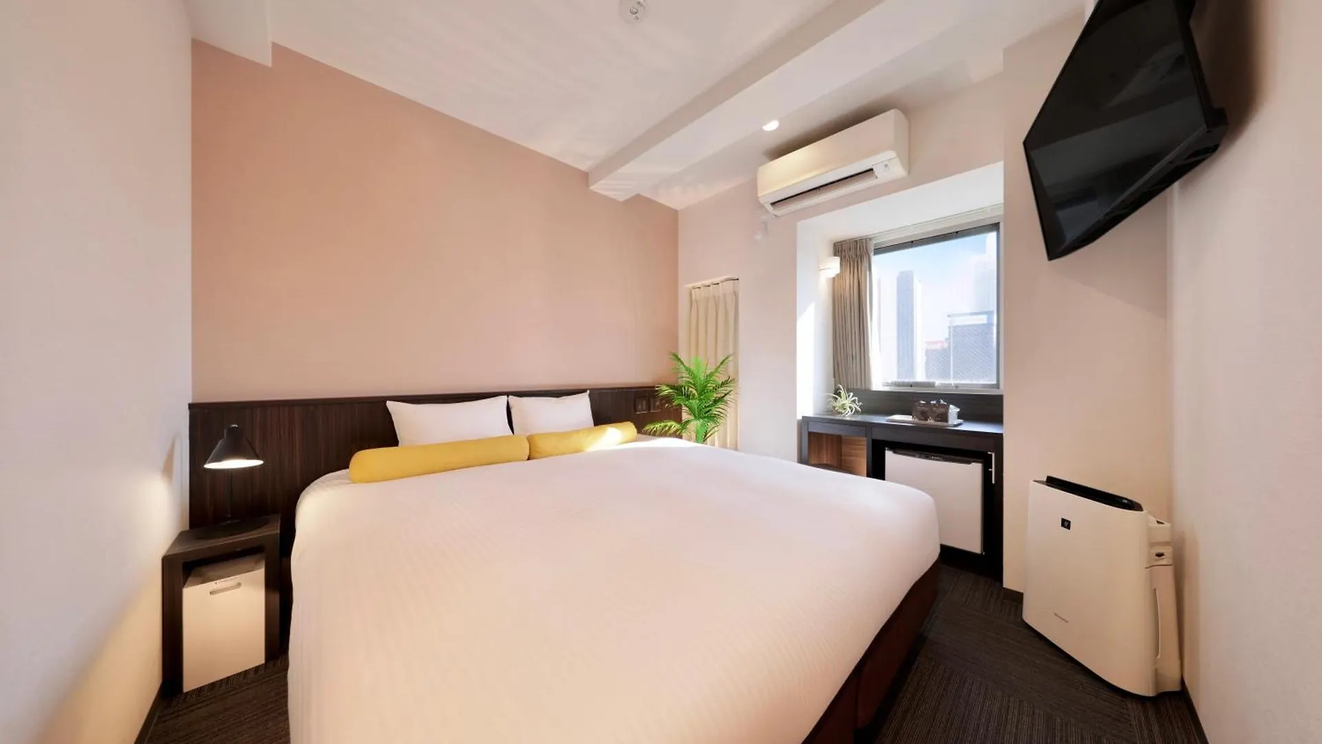 Nipponbashi Crystal Hotel Ōsaka